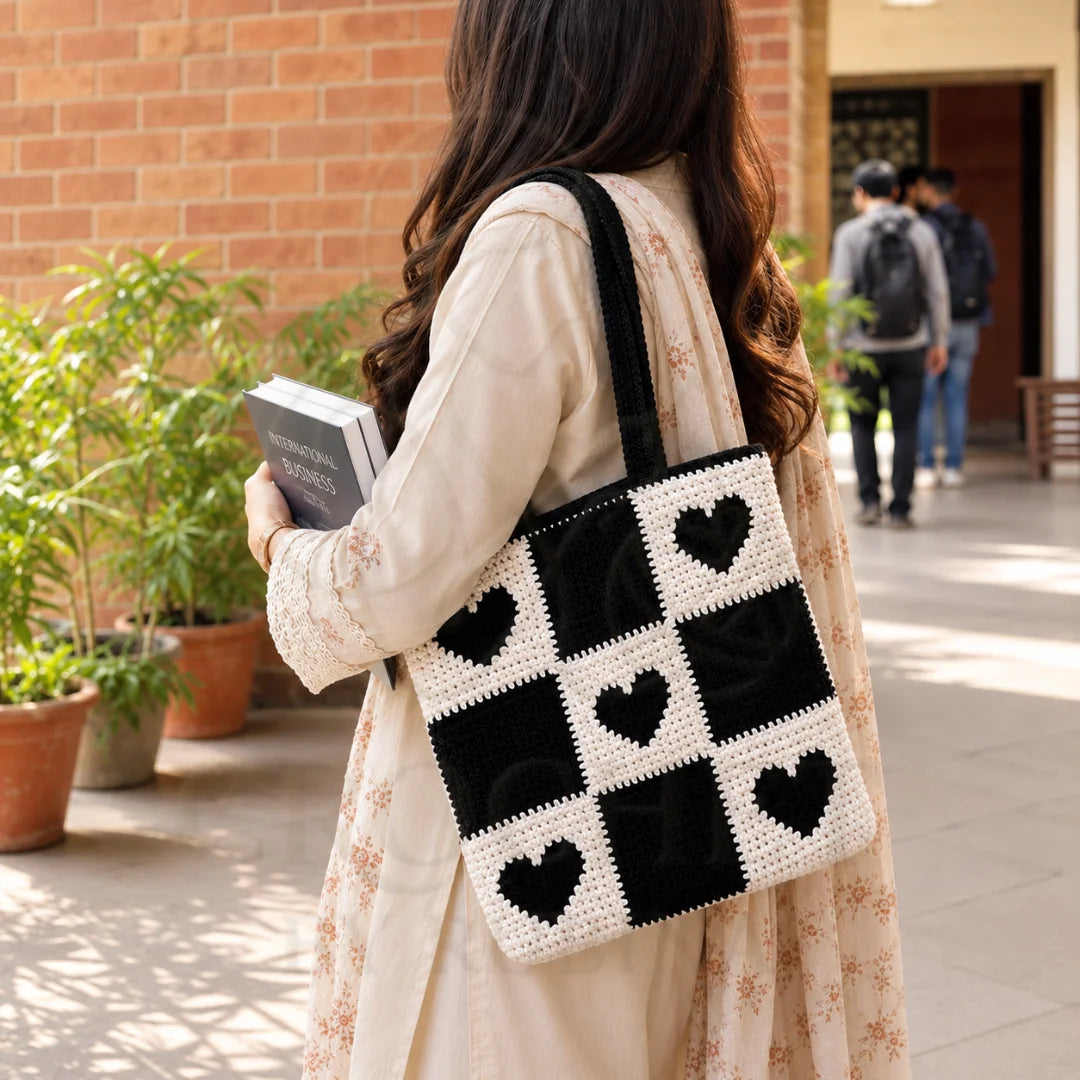 Crochet Heart Check Bag